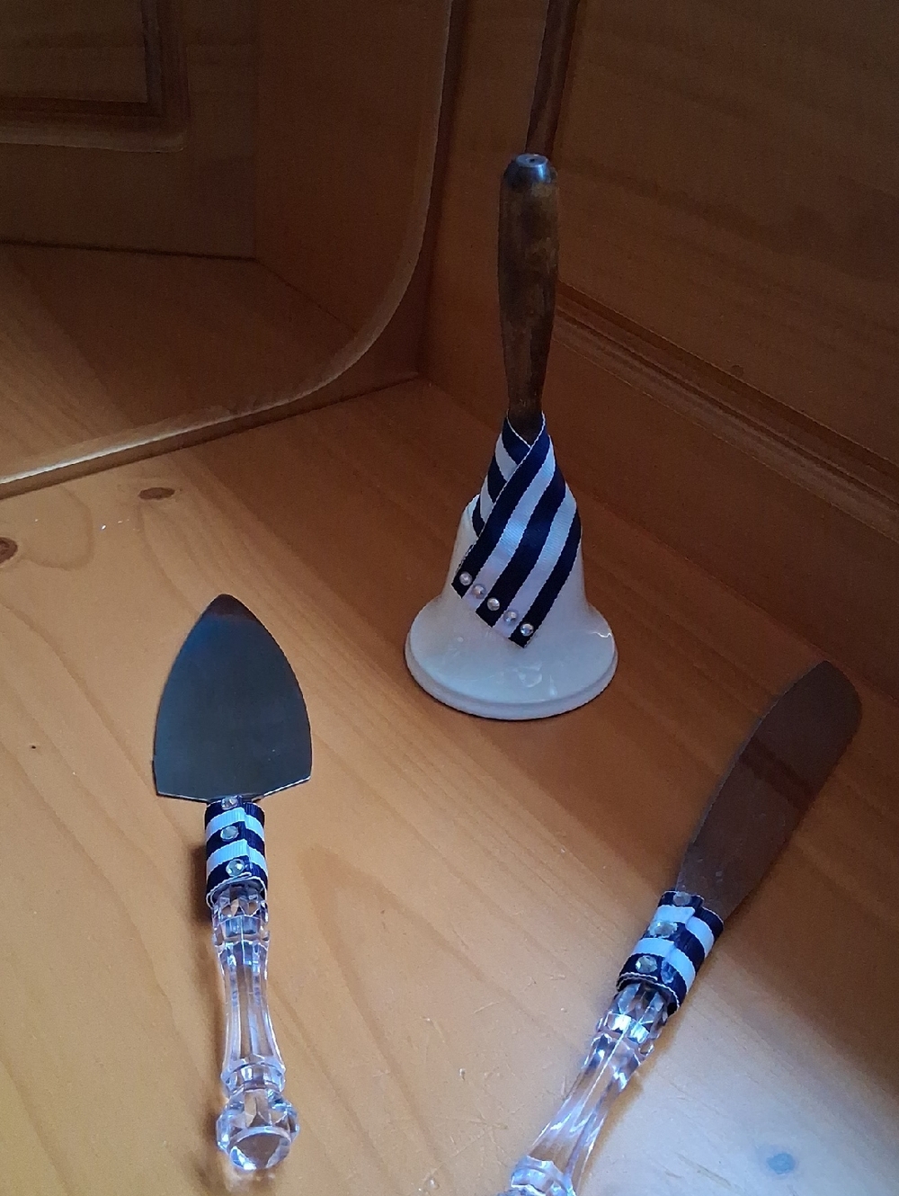Striped Navy & White Cake Serving Set with Crystal Handles